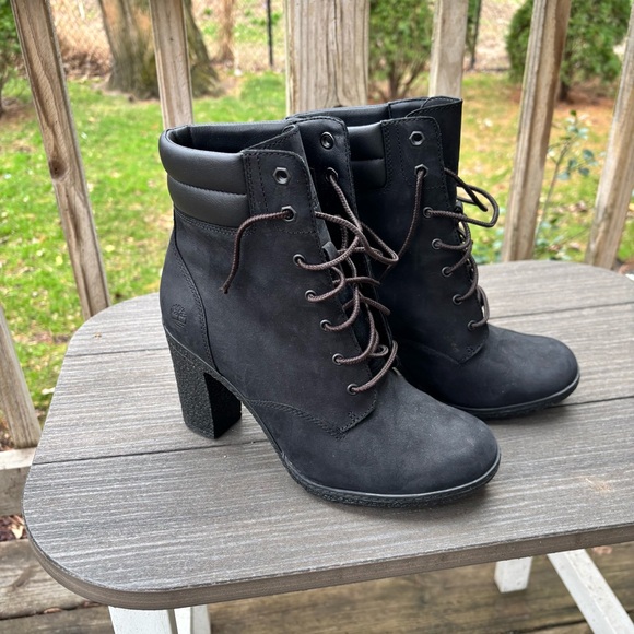 Timberland Shoes - Timberland Black Lace Up Heeled Ankle Boots Size 8.5 Block Heel Like New